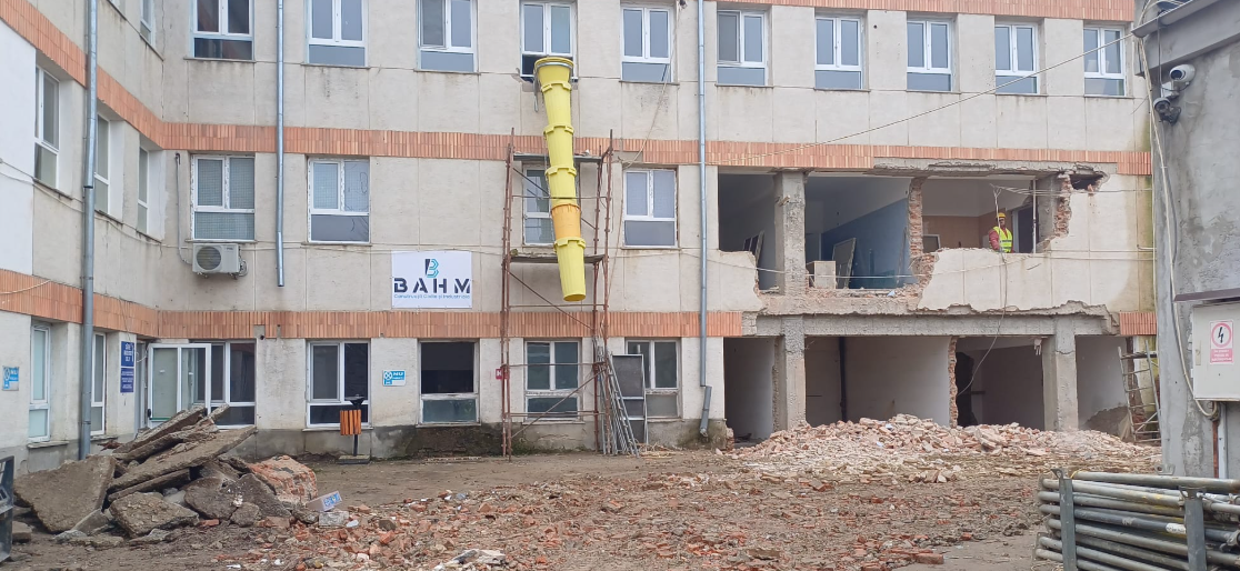 Lucrările la Secția de Oncologie a Spitalului Județean Mavromati au fost reluate după luni de blocaj